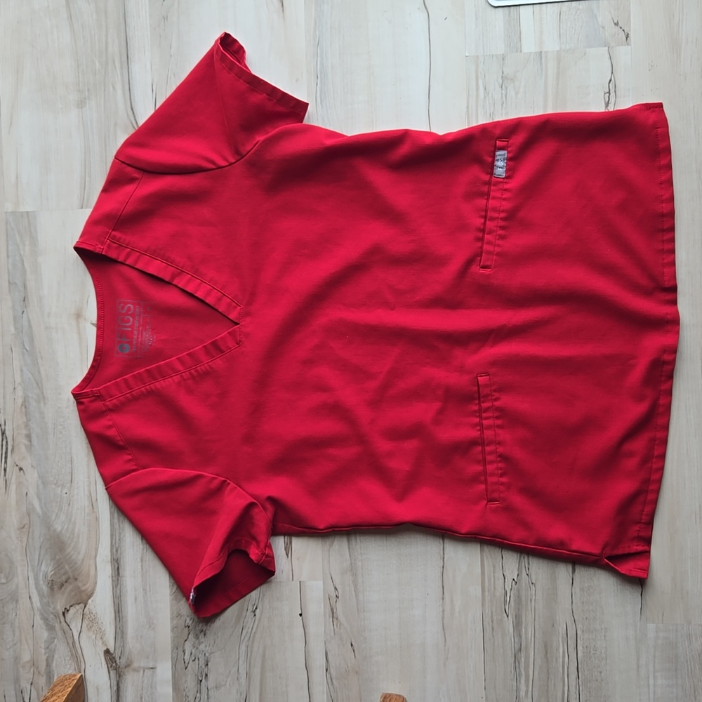 XS FIGS Red Casma Scrub Top
